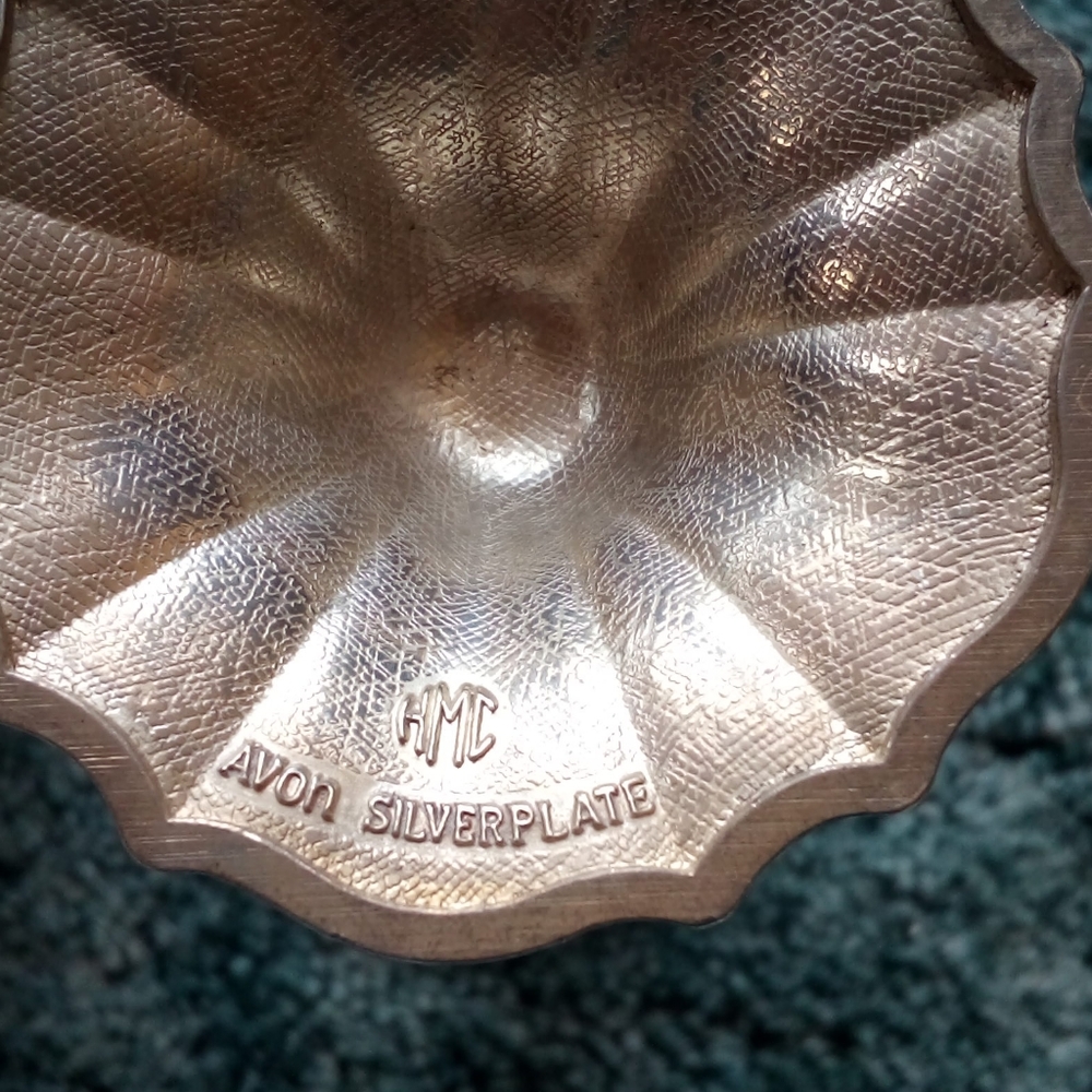 Avon silver plate bud vase. - Picture 5 of 5